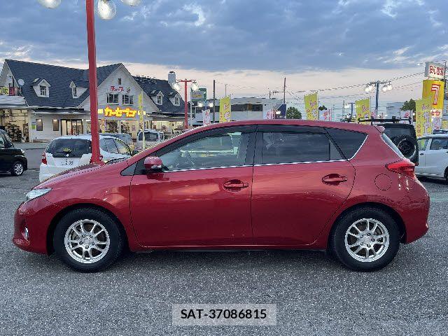 Toyota AURIS 2014-12 7453057-17