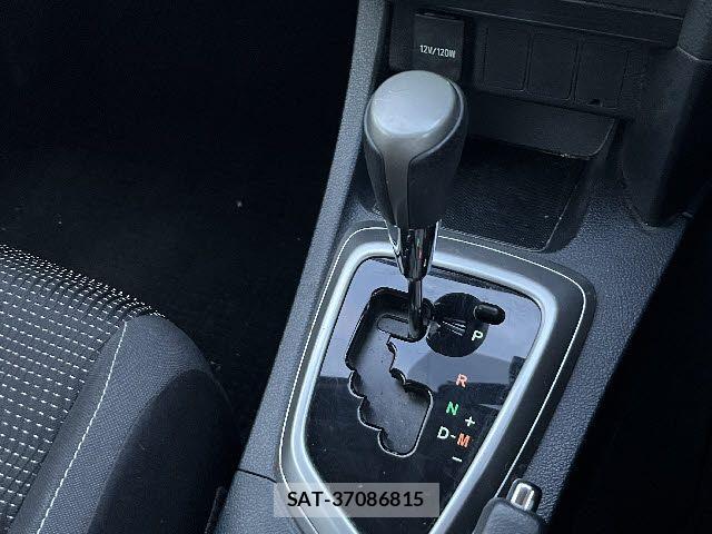 Toyota AURIS 2014-12 7453057-19