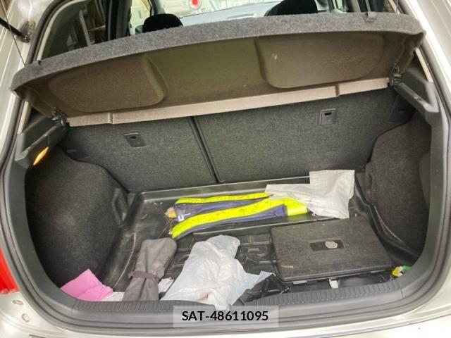 Toyota AURIS 2012-02 7499632-11