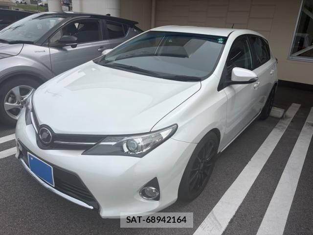 Toyota AURIS 2013-12 7508157-0