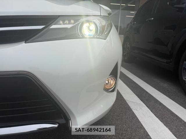 Toyota AURIS 2013-12 7508157-11