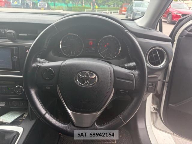 Toyota AURIS 2013-12 7508157-15