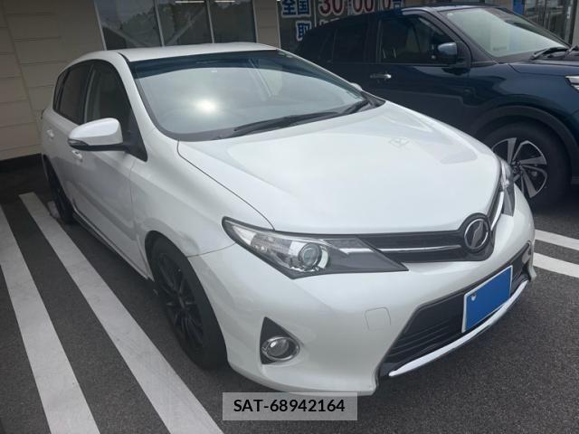 Toyota AURIS 2013-12 7508157-1