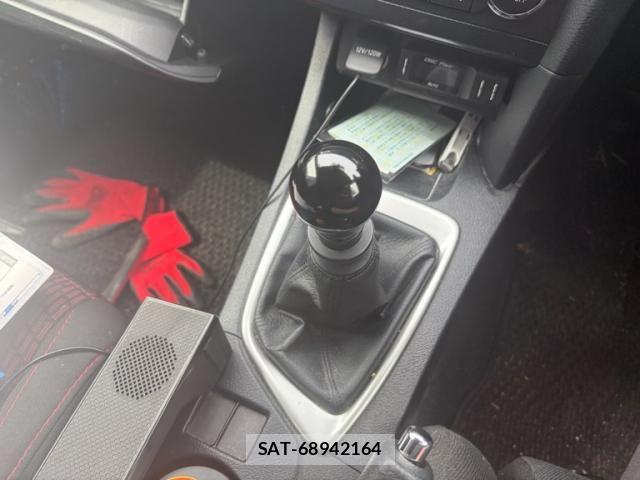 Toyota AURIS 2013-12 7508157-19