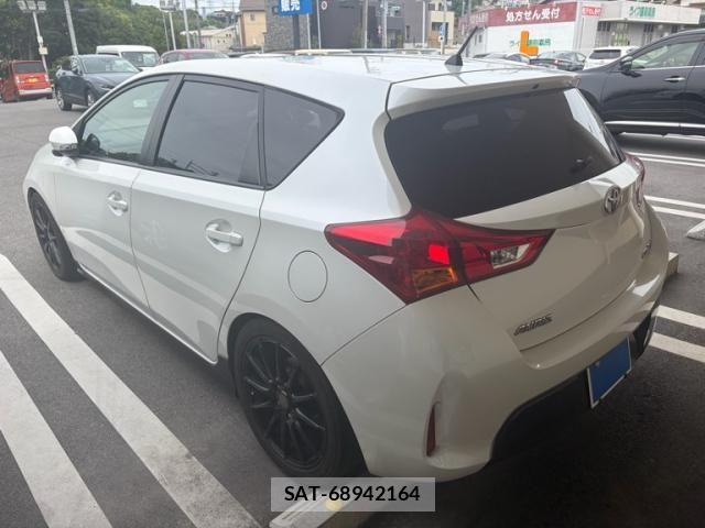 Toyota AURIS 2013-12 7508157-3