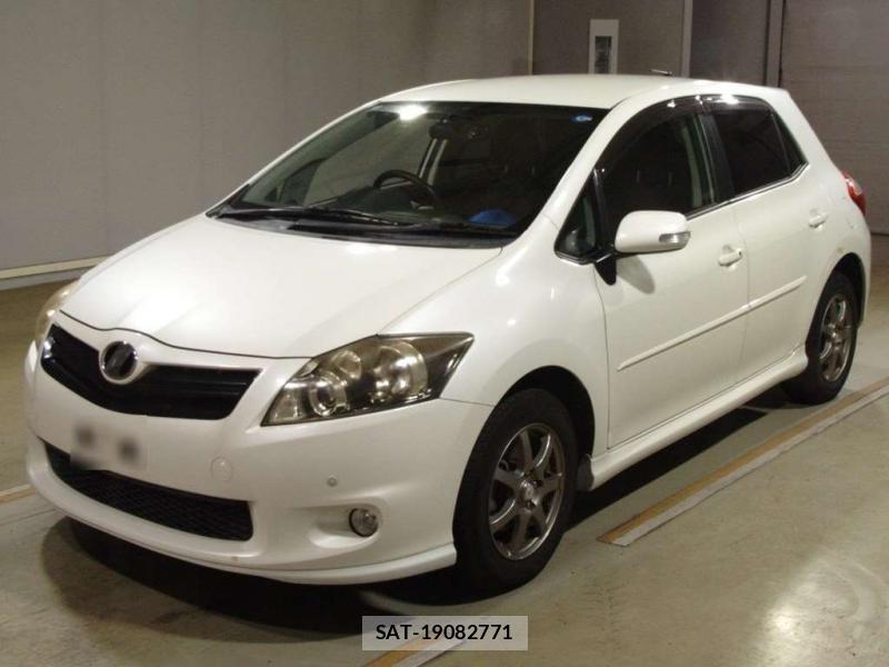 Toyota AURIS 2010-03 7550584-0