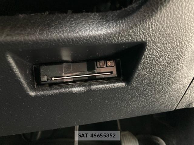 Toyota AURIS 2016-03 7615134-14