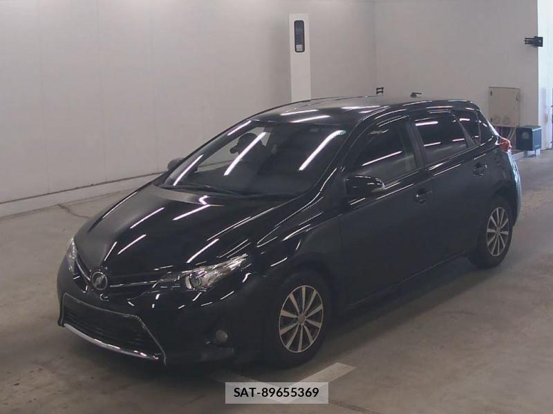 Toyota AURIS 2013-07 7686378-3