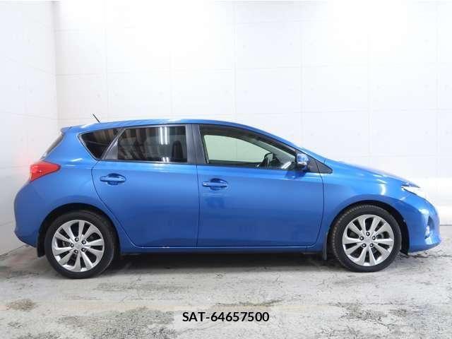 Toyota AURIS 2013-05 7721118-15