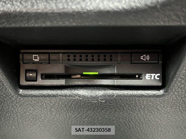 Toyota AURIS 2016-07 7721117-15