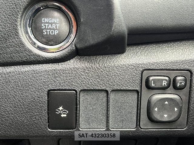Toyota AURIS 2016-07 7721117-21