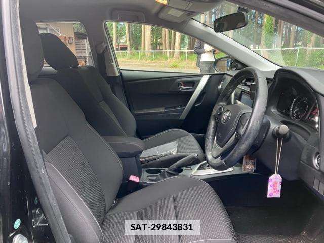 Toyota AURIS 2012-12 7782811-10