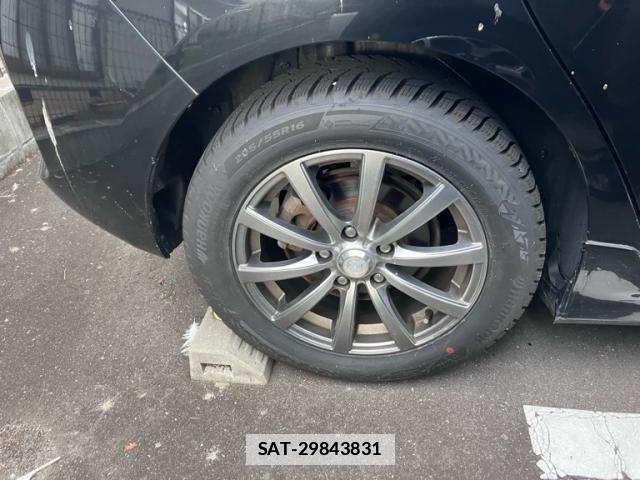 Toyota AURIS 2012-12 7782811-7