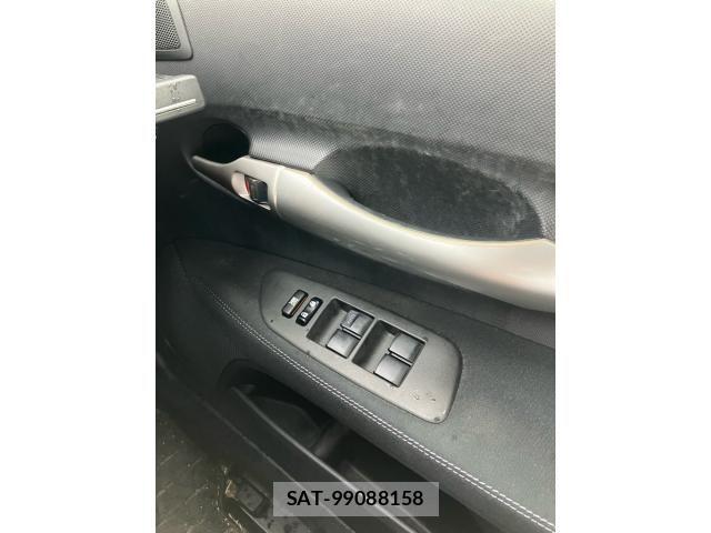 Toyota AURIS 2011-10 7782808-12