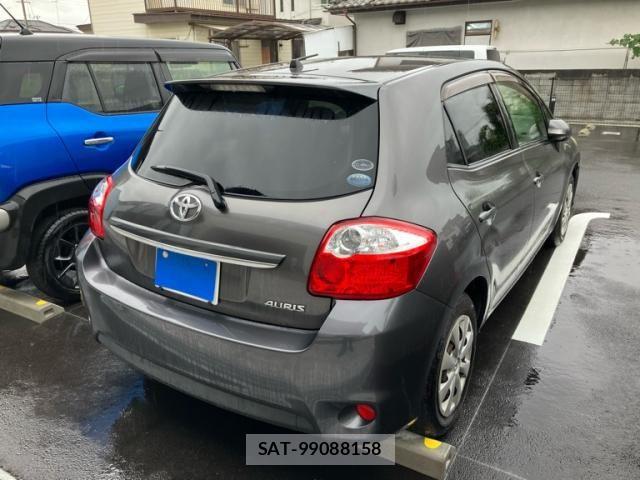 Toyota AURIS 2011-10 7782808-2