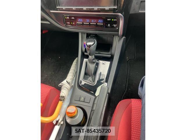 Toyota AURIS 2016-08 7875401-17