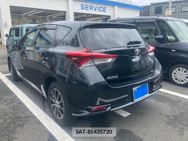 Toyota AURIS 2016-08 7875401-3