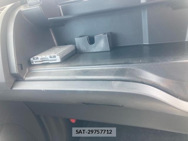 Toyota AURIS 2008-06 7960604-23