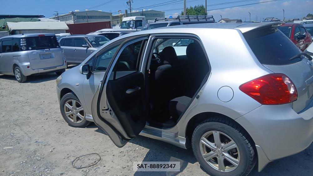 Toyota AURIS 2009-09 7496371-9