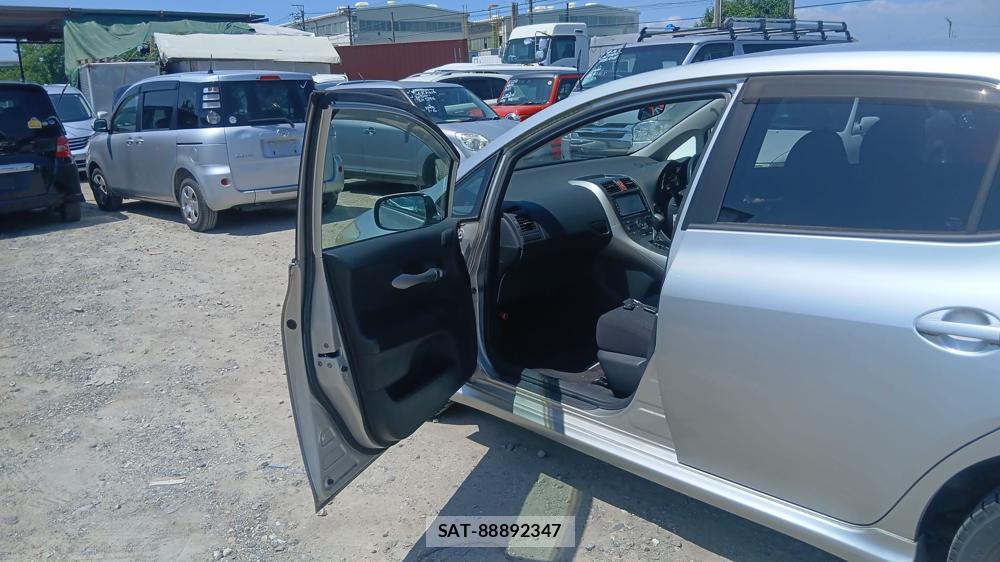 Toyota AURIS 2009-09 7496371-10