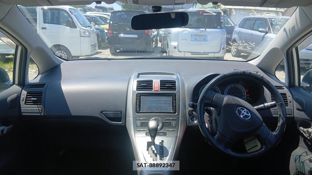 Toyota AURIS 2009-09 7496371-12