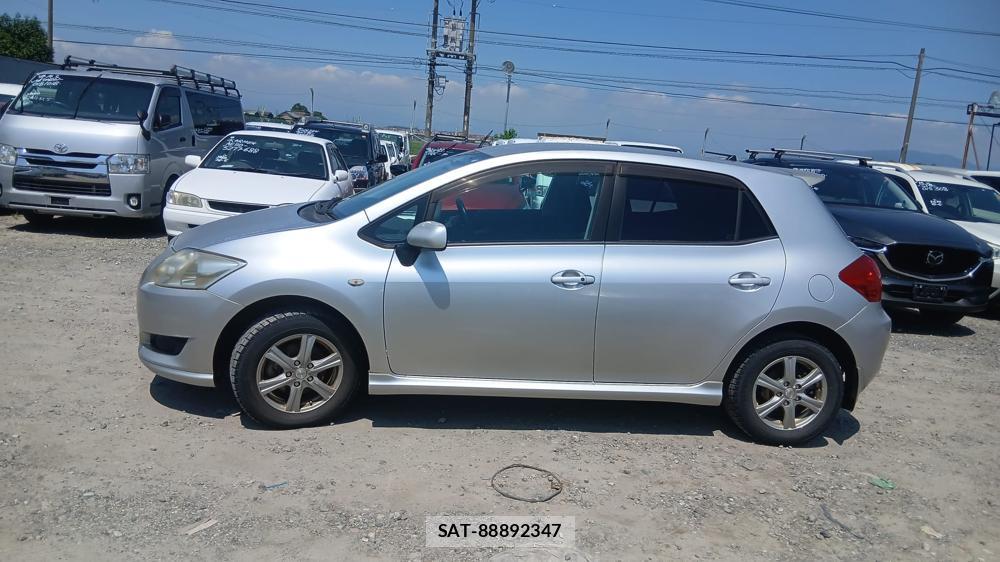 Toyota AURIS 2009-09 7496371-1