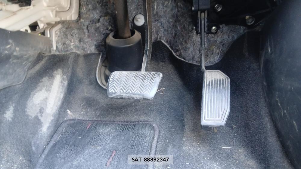 Toyota AURIS 2009-09 7496371-18