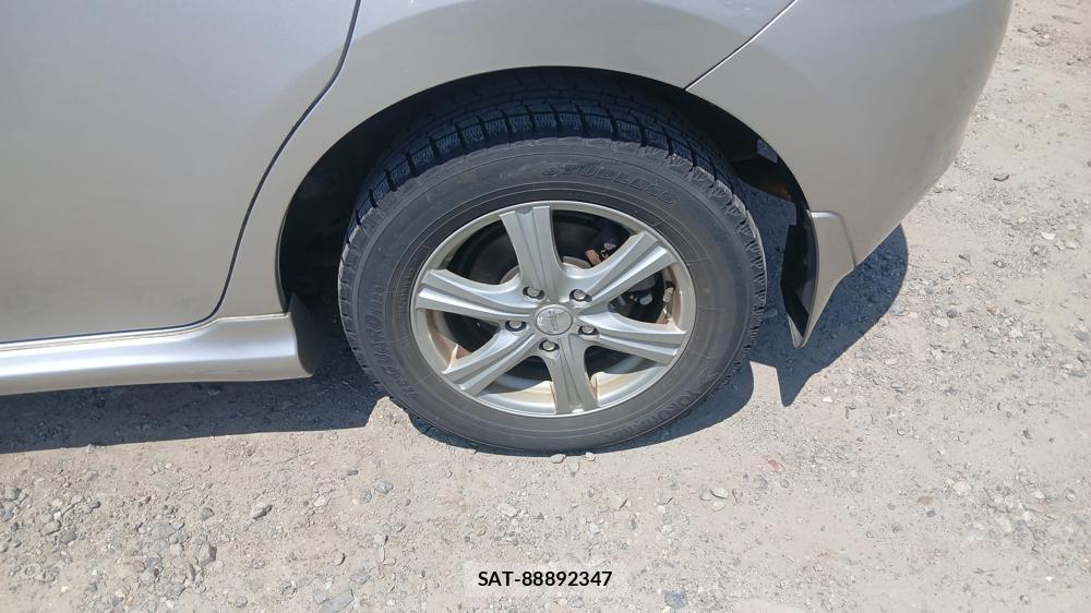 Toyota AURIS 2009-09 7496371-29