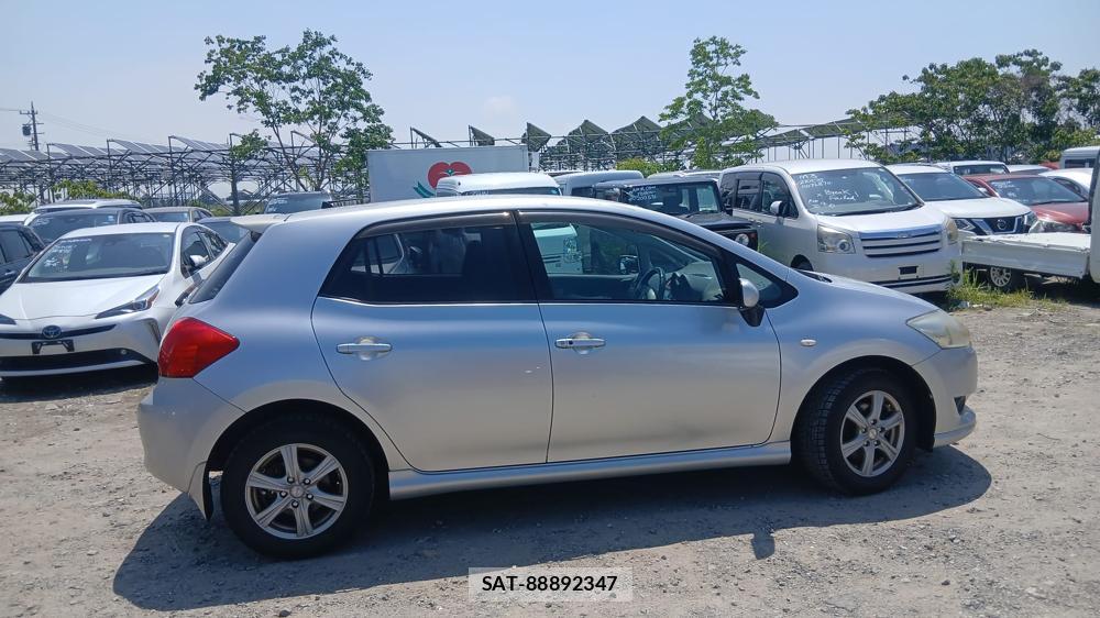 Toyota AURIS 2009-09 7496371-5