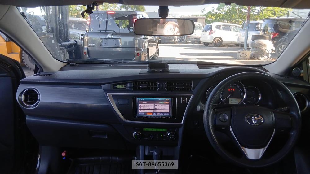 Toyota AURIS 2013-07 7686378-12