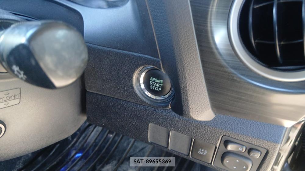 Toyota AURIS 2013-07 7686378-14