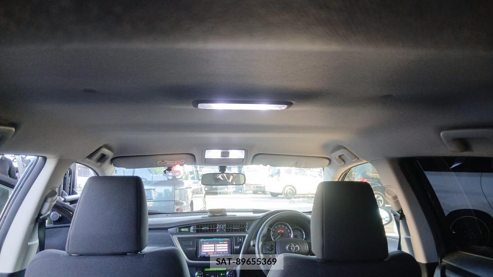 Toyota AURIS 2013-07 7686378-22