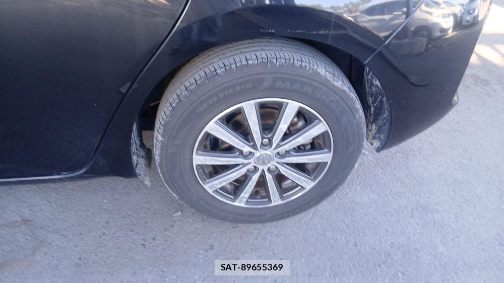 Toyota AURIS 2013-07 7686378-30