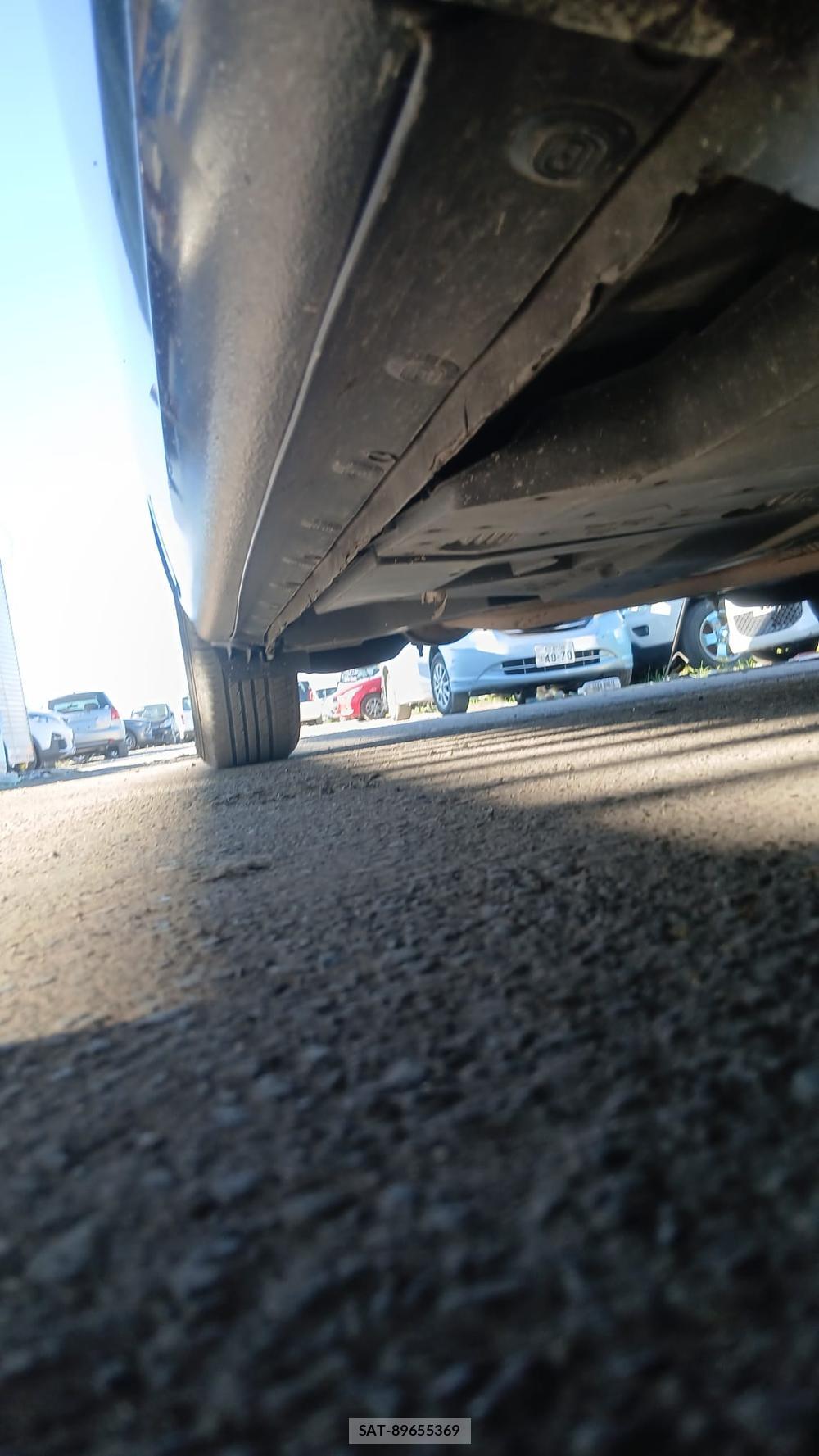 Toyota AURIS 2013-07 7686378-31