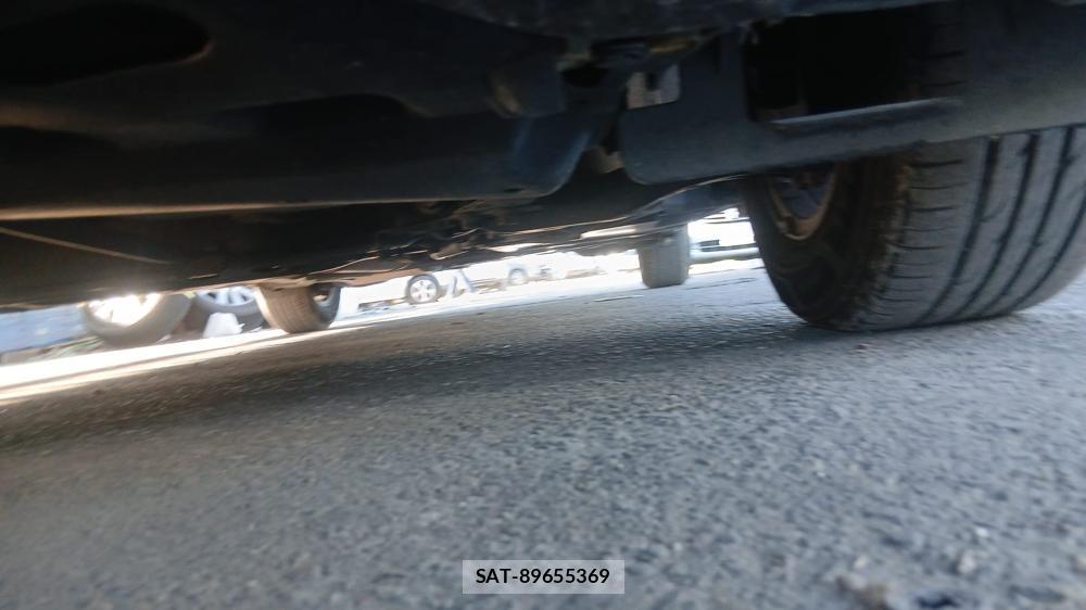 Toyota AURIS 2013-07 7686378-36