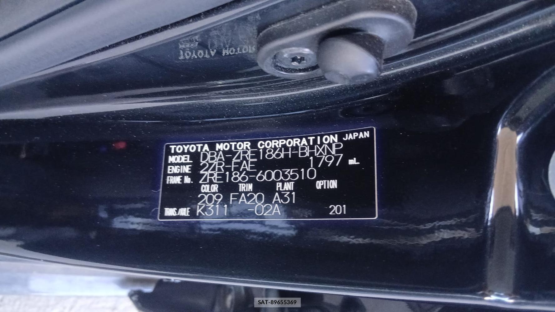 Toyota AURIS 2013-07 7686378-38