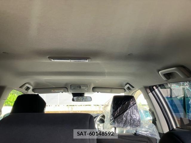 Toyota AURIS 2015-07 7978577-11