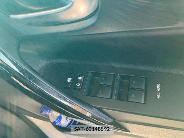 Toyota AURIS 2015-07 7978577-14