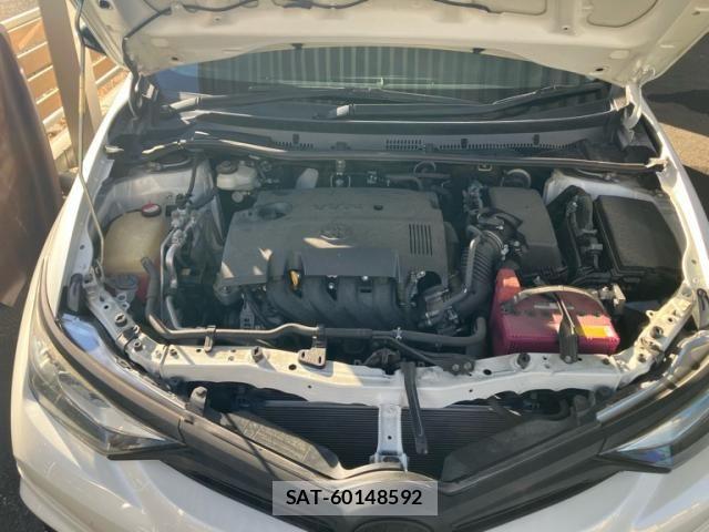 Toyota AURIS 2015-07 7978577-15