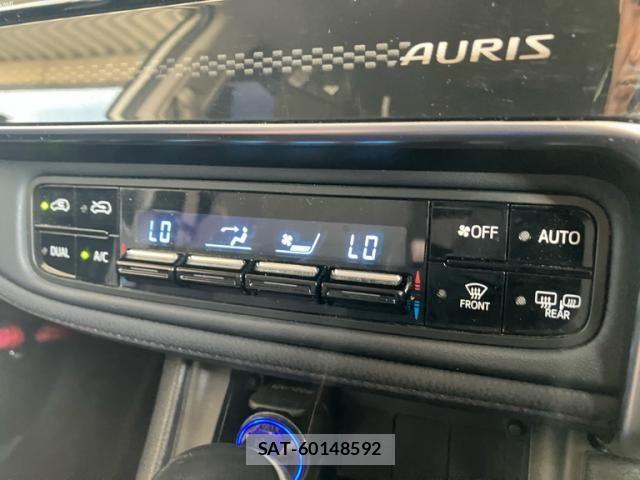 Toyota AURIS 2015-07 7978577-18