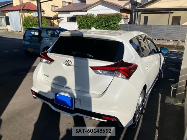 Toyota AURIS 2015-07 7978577-8