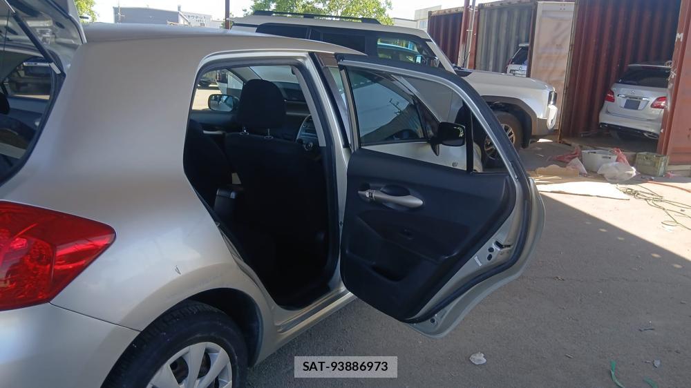 Toyota AURIS 2007-06 7605439-8