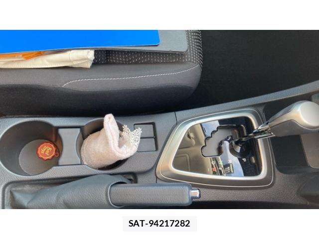 Toyota AURIS 2014-01 8034510-17