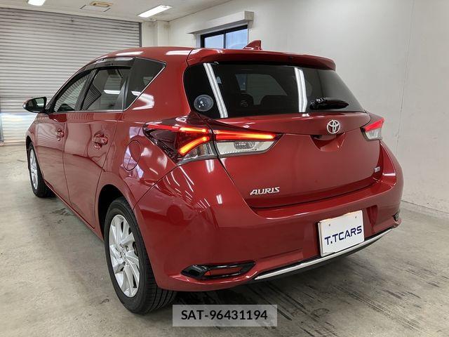 Toyota AURIS 2016-05 8034509-21