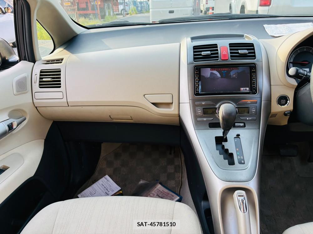 Toyota AURIS 2009-07 7972157-16