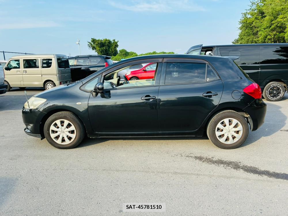 Toyota AURIS 2009-07 7972157-1