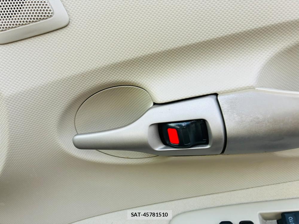 Toyota AURIS 2009-07 7972157-19