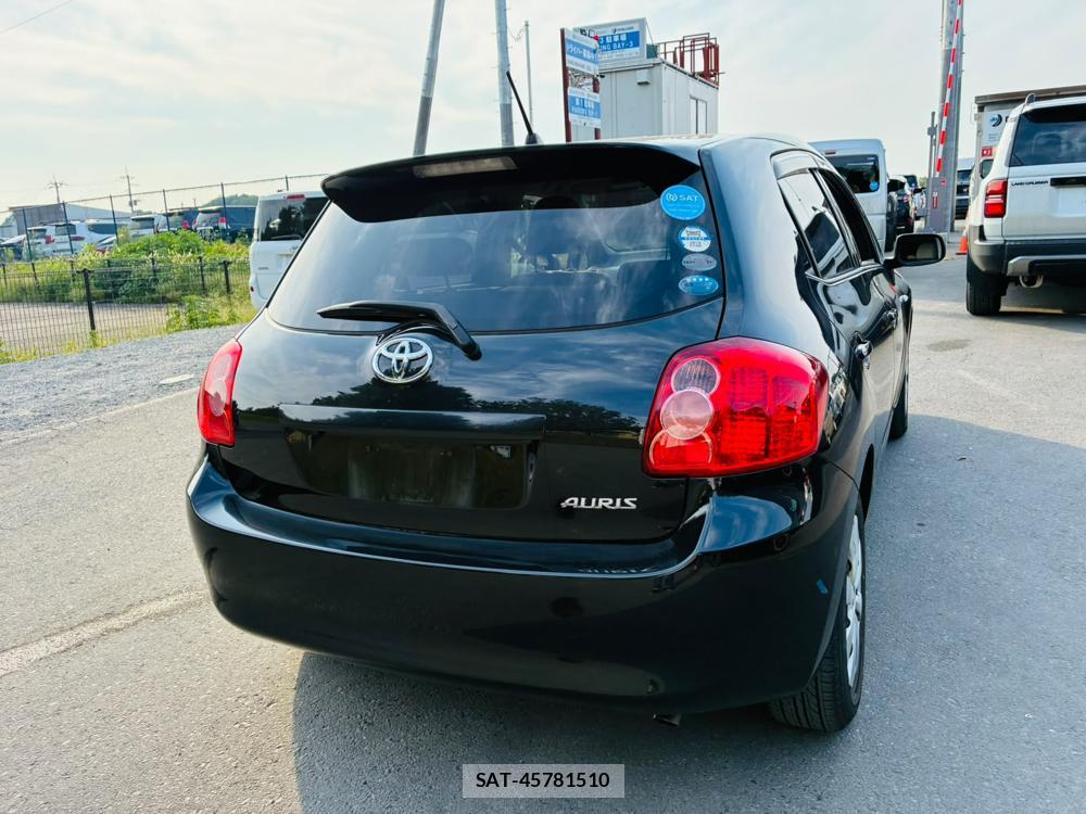 Toyota AURIS 2009-07 7972157-4