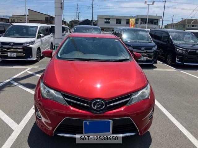 Toyota AURIS 2013-07 8072954-0