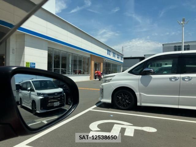 Toyota AURIS 2013-07 8072954-16